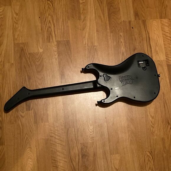 Guitar Hero PS2/PS3 Redoctane Striker Guitar NO DONGLE - Picture 2 of 4
